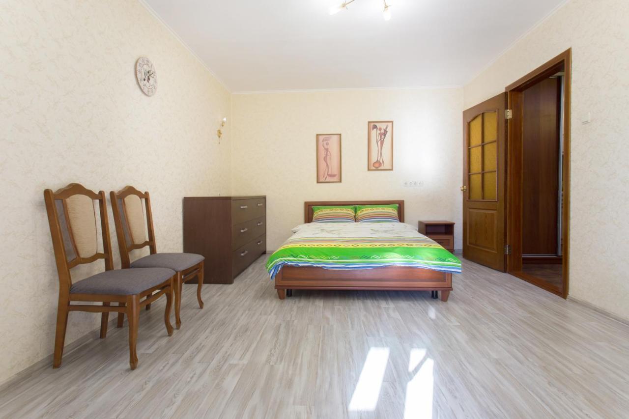 Apartamento Жк Парковый Квартал Jarkov Exterior foto