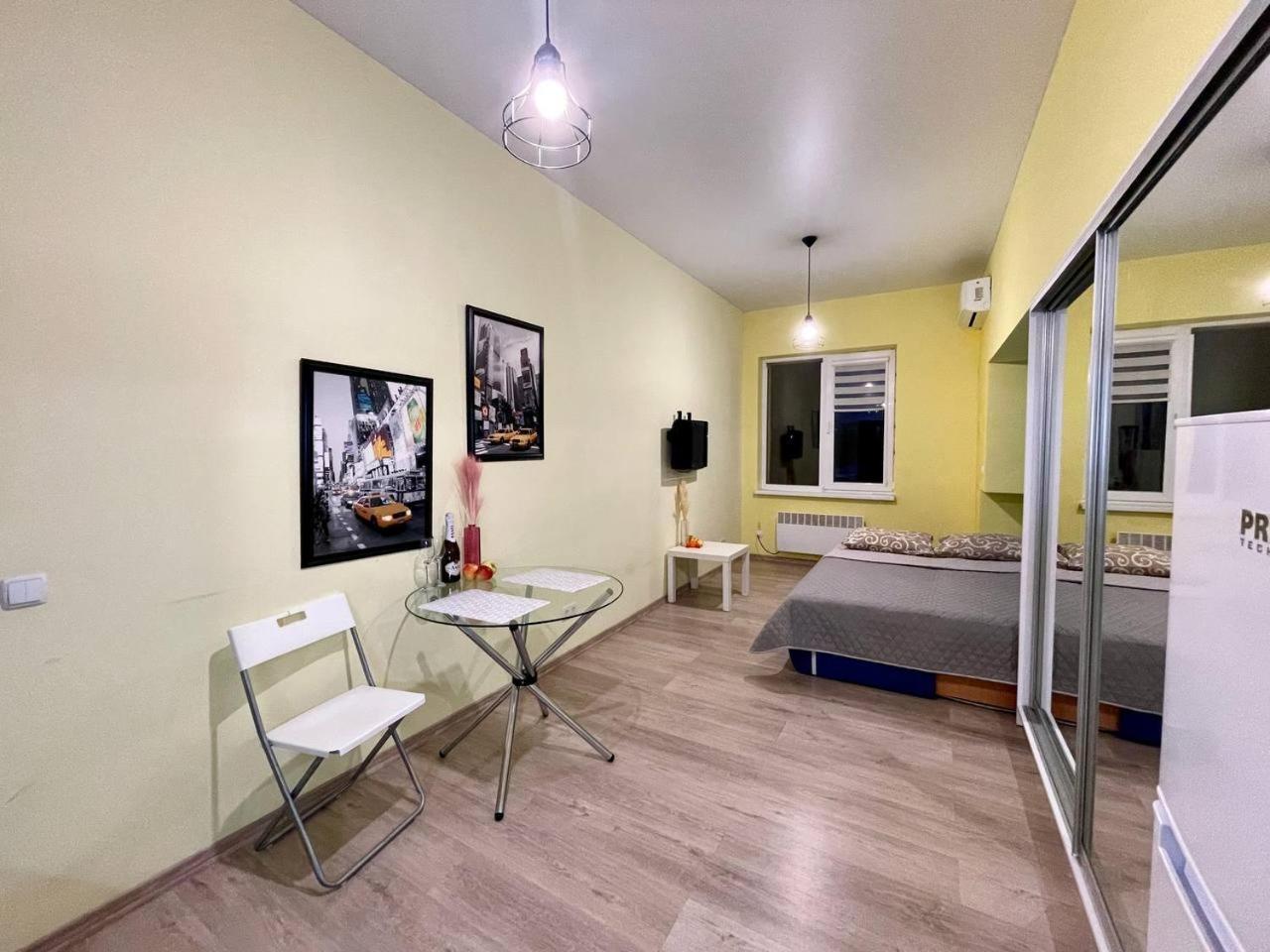 Apartamento Жк Парковый Квартал Jarkov Exterior foto