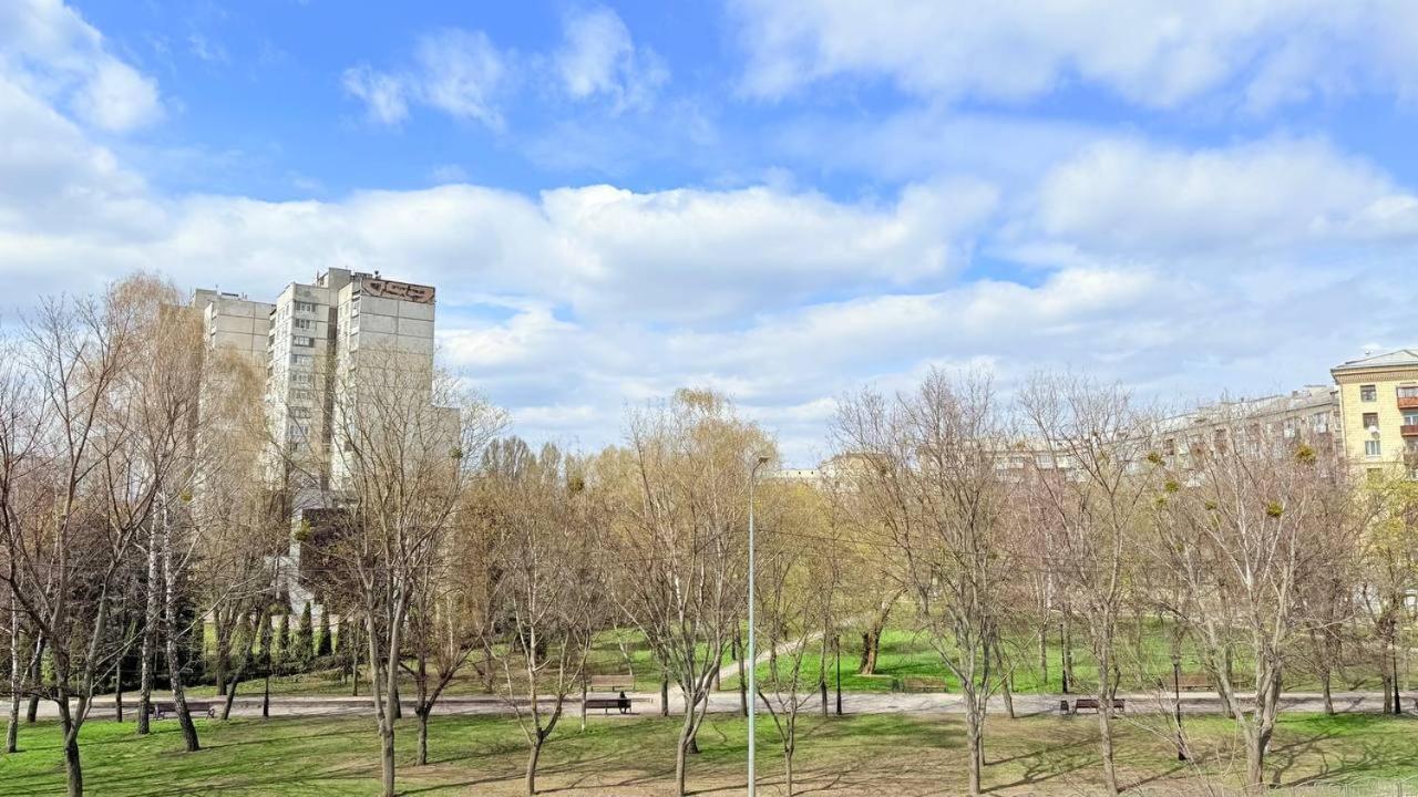 Apartamento Жк Парковый Квартал Jarkov Exterior foto